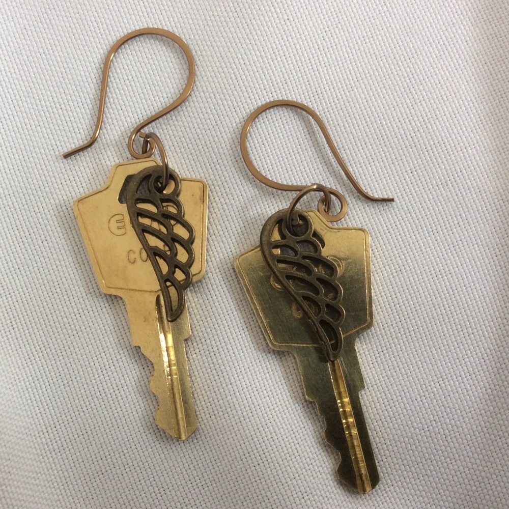 Handmade Wings and Key Earrings ❗️ON SALE ❗️